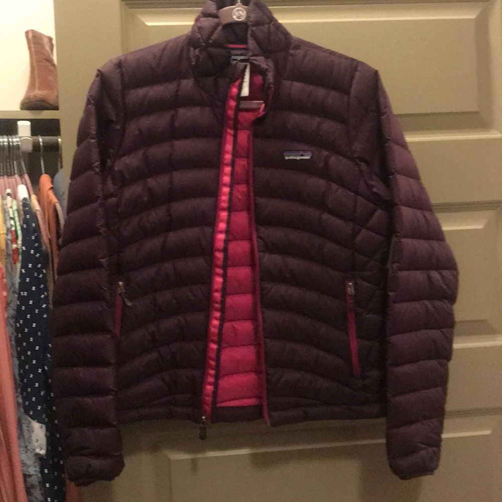 Patagonia women’s down puffer jacket xs